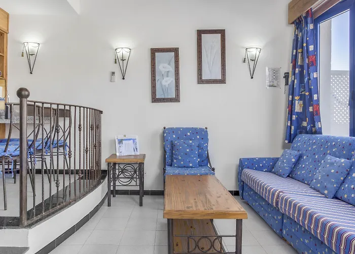 Club Cala Blanca Aparthotel 4*