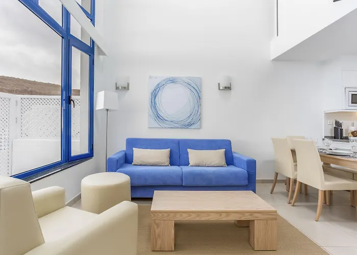Club Cala Blanca Aparthotel 4*