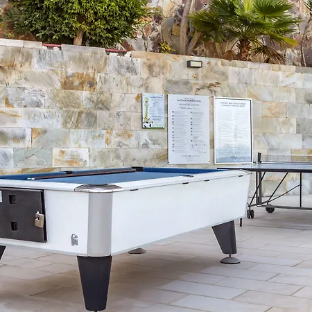 Aparthotel Club Cala Blanca 4*