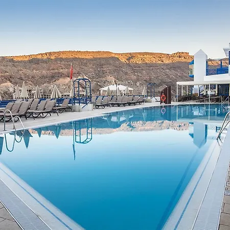 Apart-hotel Club Cala Blanca 3*