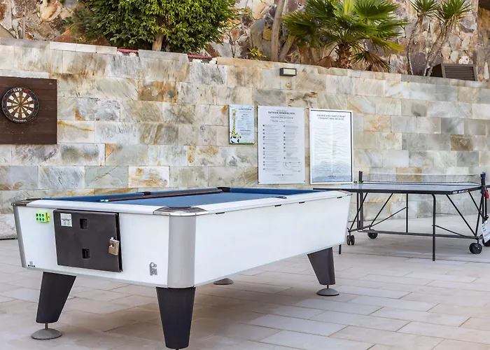 Aparthotel Club Cala Blanca 4*