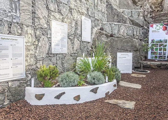 Aparthotel Club Cala Blanca 4*