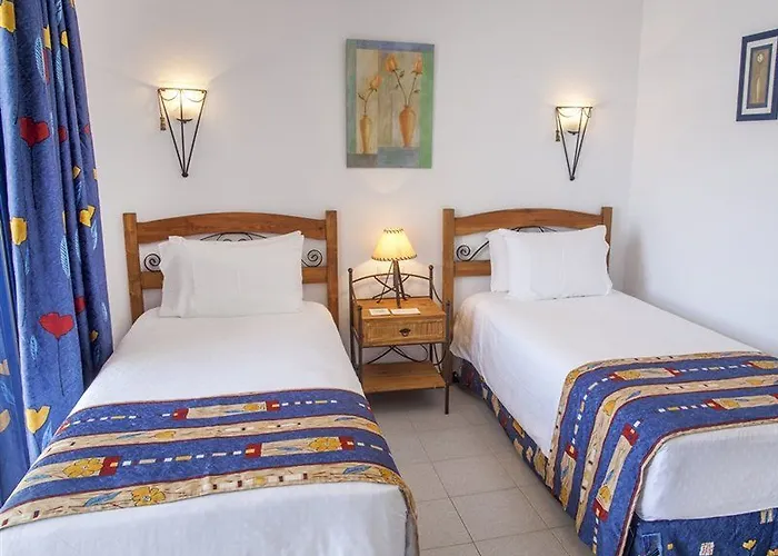 Club Cala Blanca Aparthotel 4*